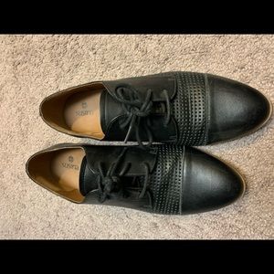 Women’s classic black shoes, like new
